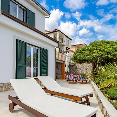 House Ravelita *
